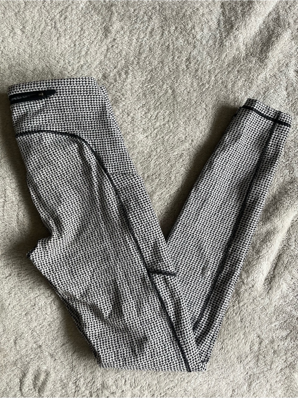Lululemon Speed Up Tight *Full-On Luxtreme 28" size 4